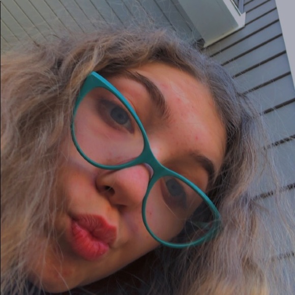 Meet your Posher, Luci - Picture 1 of 1